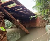 Ponte de madeira entre Mercedes e Marechal está interditada para reforma emergencial