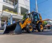 Guaíra recebe nova retroescavadeira do Deputado Sperafico