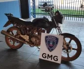 Moto paraguaia é apreendida pela Guarda Municipal no centro de Guaíra