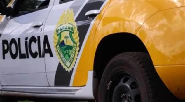 Criminosos armados invadem residência, rendem família e roubam dois veículos em Terra Roxa