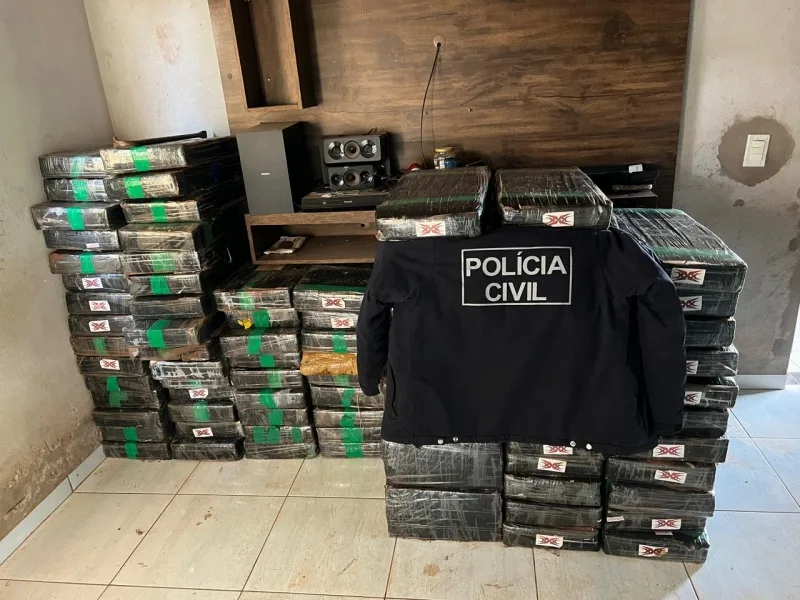 Polícia Civil localiza depósito de drogas e apreende quase duas toneladas de maconha em Mundo Novo