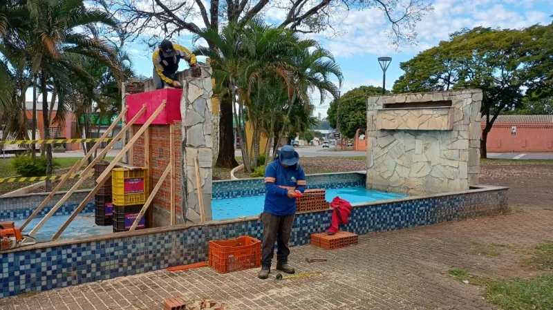 Iniciada revitalização da Praça Castelo Branco, em Guaíra