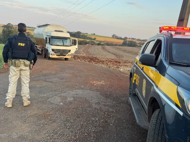 Caminhão furtado carregado com cigarros é apreendido após perseguição entre Mercedes e Marechal