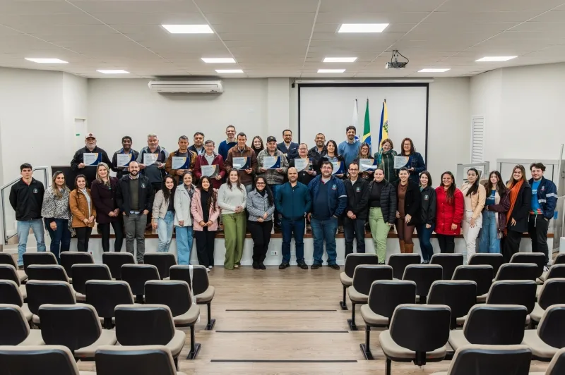 Município de Guaíra realiza cerimônia de homenagem a ex-servidores aposentados