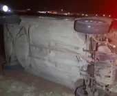 Carro capota após batida entre Assis e Toledo e motorista foge