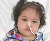 Menina de 2 anos com familiares em Guaíra e Mercedes precisa de ajuda para compra de cadeira especial