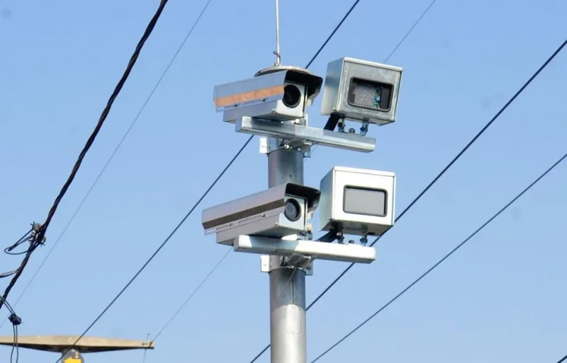 Guaíra instala radares para coibir avanço de sinal vermelho na Avenida Almirante Tamandaré