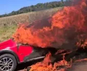 Saveiro fica destruída após incêndio no interior de Marechal Rondon