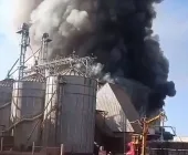 Incêndio de grandes proporções destrói fábrica de ração em Marechal Rondon