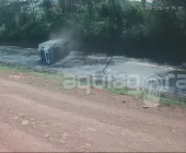 Caminhão tomba e interdita a pista entre Marechal Rondon e Curvado