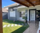 Oportunidade! Casa com piscina à venda em Mercedes