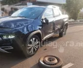 Picape tomba após forte batida no centro de Marechal Rondon