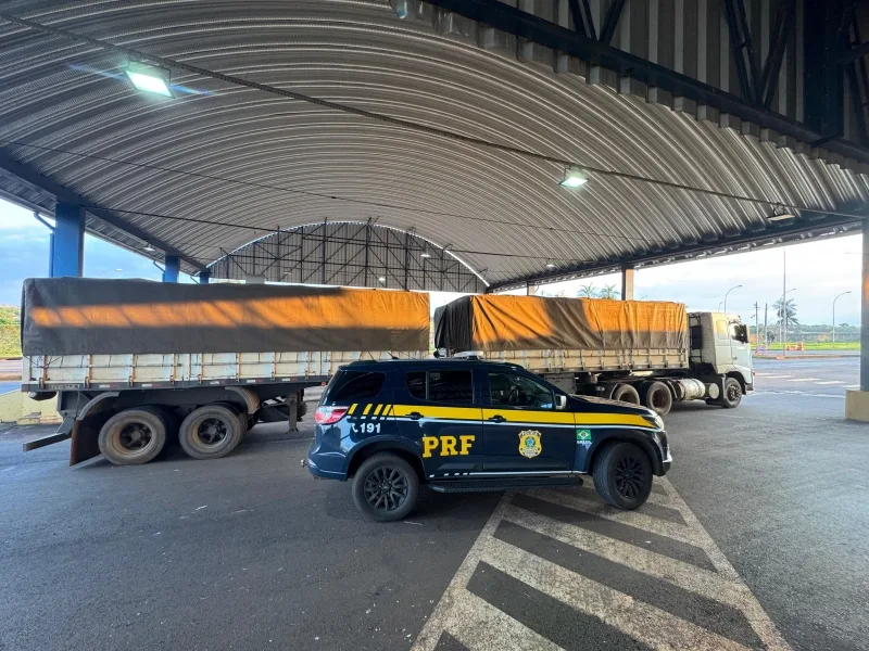 Homem é preso pela PRF com carreta carregada de cigarros em Guaíra
