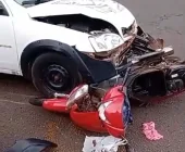 Acidente no centro de Guaíra deixa mulher ferida