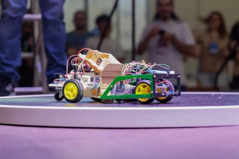 Guaíra premia estudantes na robótica e oficializa Lei Municipal de Ciência, Tecnologia e Inovação