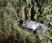 Carro sai da pista e atinge árvore na PR-495, em Marechal Rondon