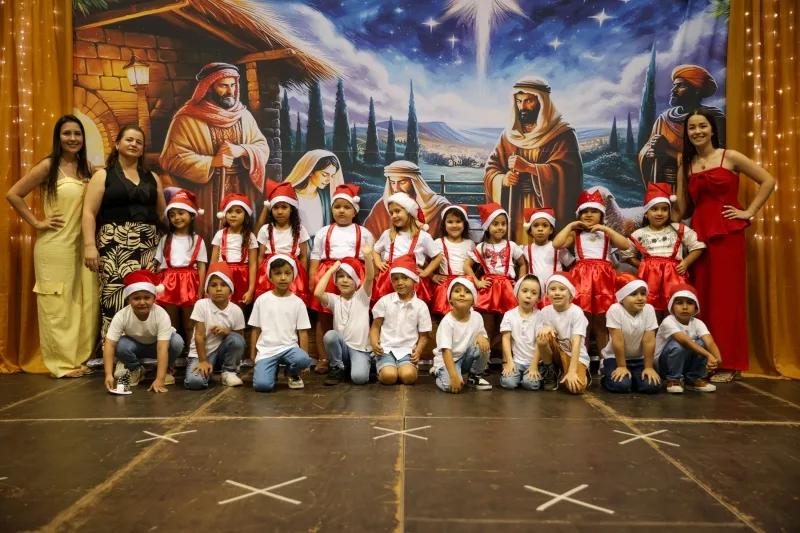 Auto de Natal 2025 emociona público na Escola Municipal Tancredo Neves, em Guaíra