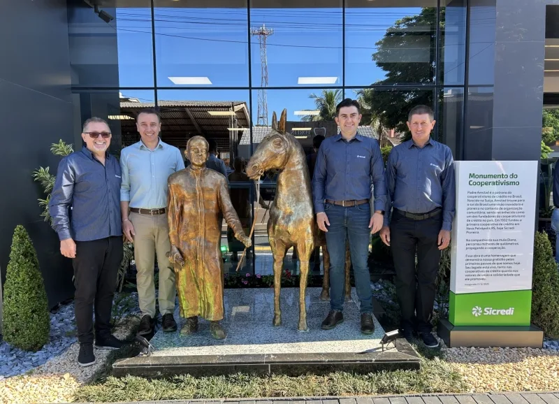 Sicredi Aliança PR/SP inaugura monumento em homenagem ao padre Theodor Amstad em Marechal Rondon