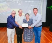 Mercedes realiza noite de homenagens e lança documentário e livro sobre a história do Município