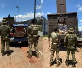 Carro e caminhão carregados com cigarros são apreendidos em Guaíra