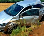 Carro fica destruído e deixa motorista ferido em acidente entre Marechal e Porto Mendes
