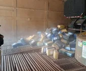 PRF apreende mais de 3 toneladas de drogas escondidas em carga de soja na BR-163, Guaíra