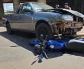 Moto fica presa embaixo da dianteira de carro em acidente em Marechal Rondon