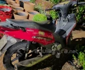 Motociclista fica ferida após colidir contra árvore e poste em Marechal Rondon