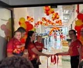 Rainha reinaugura Supermercado em Mercedes e celebra 30 anos de história