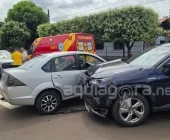 Violento acidente deixa condutor preso às ferragens no centro de Marechal Rondon