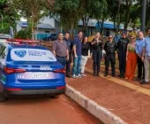 Guaíra entrega viatura da Patrulha Maria da Penha e inaugura playground