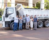 Novo caminhão caçamba promete melhorar serviços de infraestrutura em Guaíra