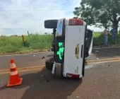 Capotamento na PR-496 entre Terra Roxa e Guaíra deixa mulher ferida