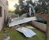 Temporal causa grandes estragos no interior de Mercedes