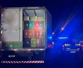 PRF prende dupla em Guaíra com caminhão carregado de cigarros