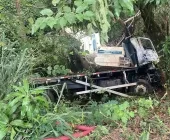 Duas pessoas morrem carbonizadas em grave acidente com caminhão na região