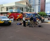 Motociclista sem CNH empina, foge da PM e provoca acidente no Centro de Toledo