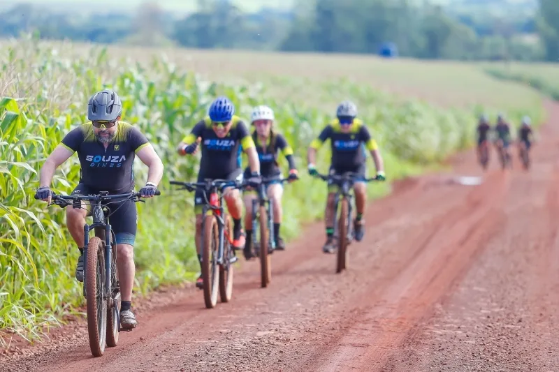 Cicloturismo percorre o interior de Mercedes e reúne ciclistas da região