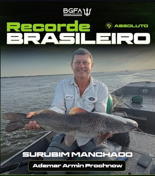 Pescador de Mercedes bate recorde nacional com captura de surubim manchado em Guaíra