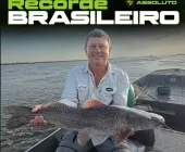 Pescador de Mercedes bate recorde nacional com captura de surubim manchado em Guaíra