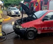 Carro pega fogo enquanto pai levava criança para a escola em Marechal Rondon