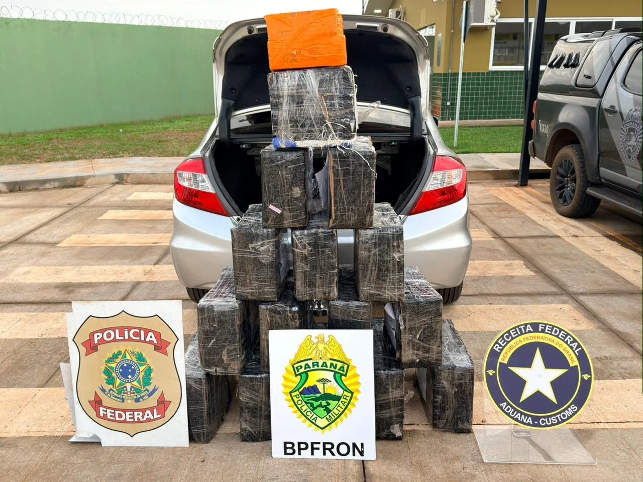 Homem pula da Balsa no Rio Piquiri para fugir da polícia e acaba preso com droga