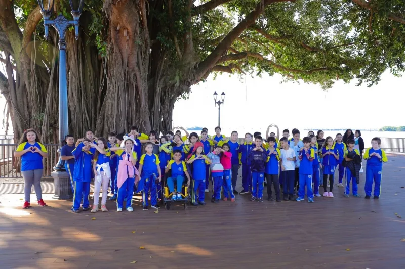 Alunos conhecem nascente recuperada e fortalecem consciência ambiental em Guaíra