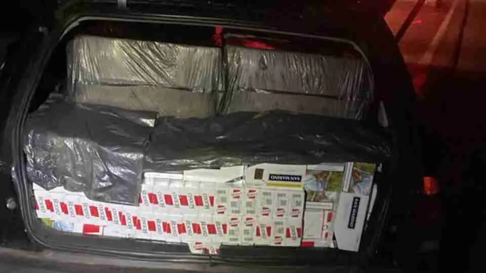 Carro carregado com cigarros é apreendido na BR-272 em Terra Roxa