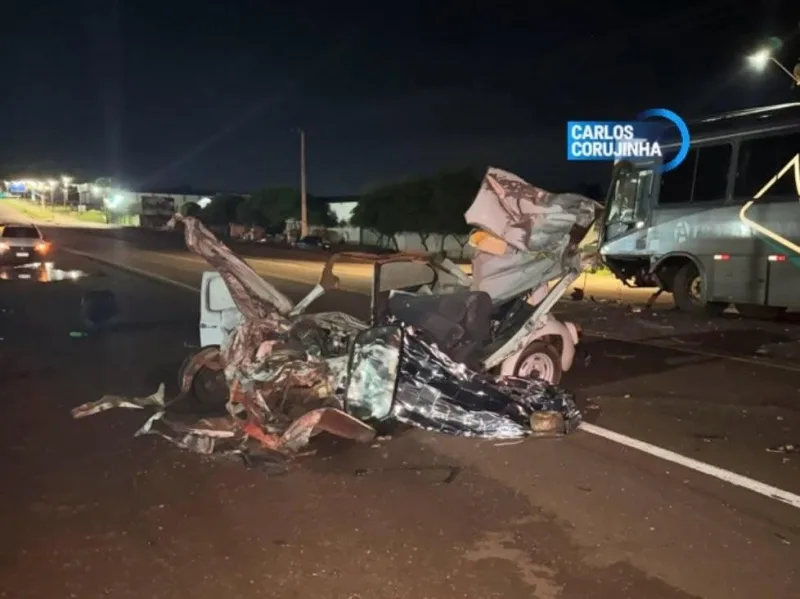 Pais passam por acidente na PR-239 e descobrem que filho morreu no local