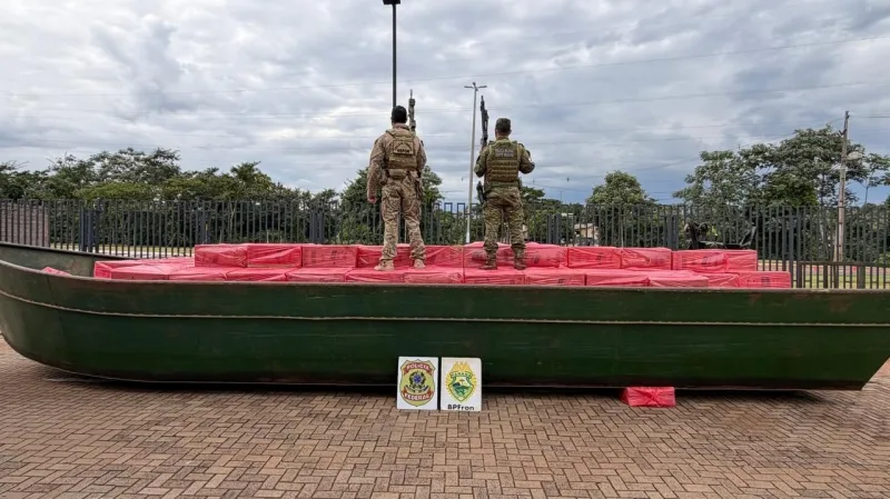 Balsa do contrabando e caminhão são apreendidos em Mercedes