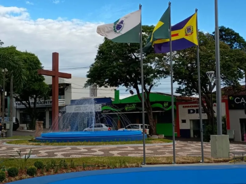Praça do Chafariz é revitalizada e volta a funcionar em Guaíra