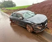 Carro capota na BR-163 em Mercedes e deixa vítima ferida
