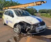 Violenta colisão entre Gol e caminhonete deixa mulher ferida em trevo de Marechal Rondon