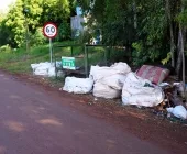 Descarte irregular em pontos de coleta no interior de Mercedes preocupa a Amar